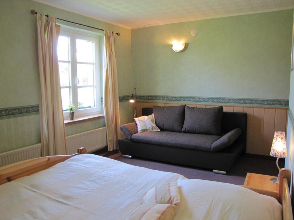 Wirtshaus Neuenkirchen Hotel Neuenkirchen auf Rugen Bilik gambar