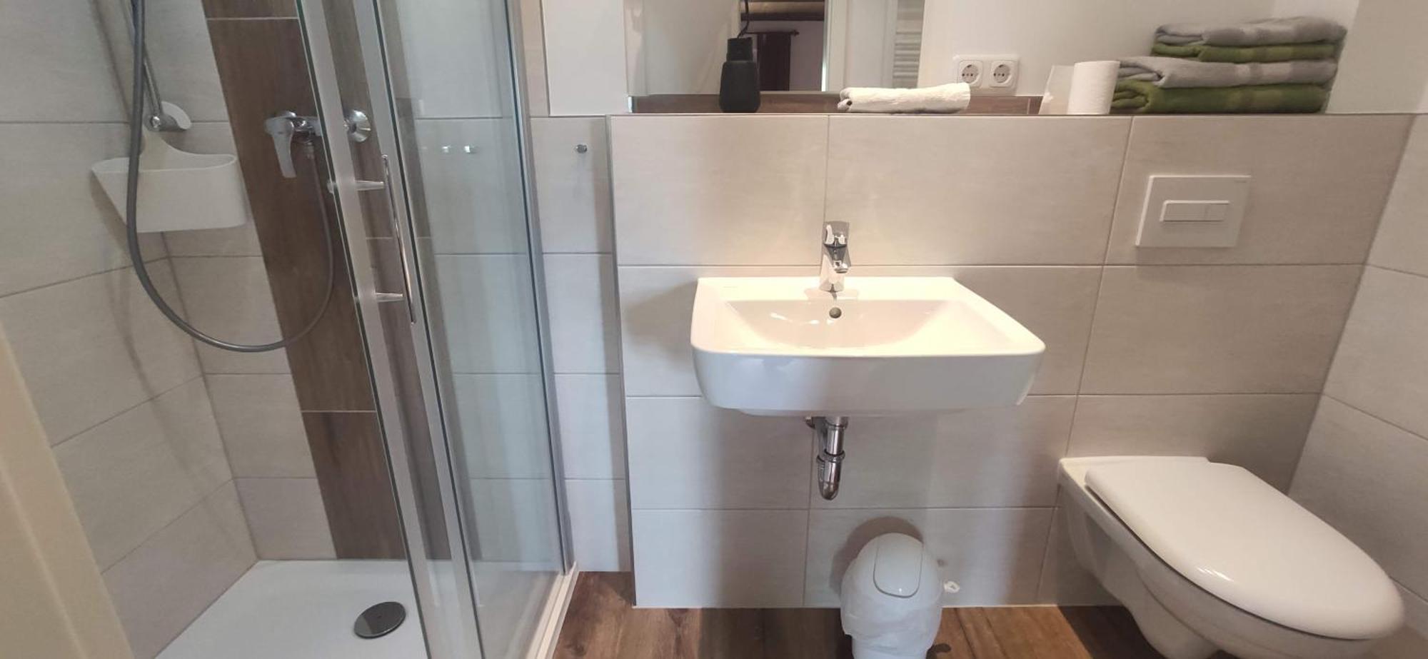 Wirtshaus Neuenkirchen Hotel Neuenkirchen auf Rugen Luaran gambar