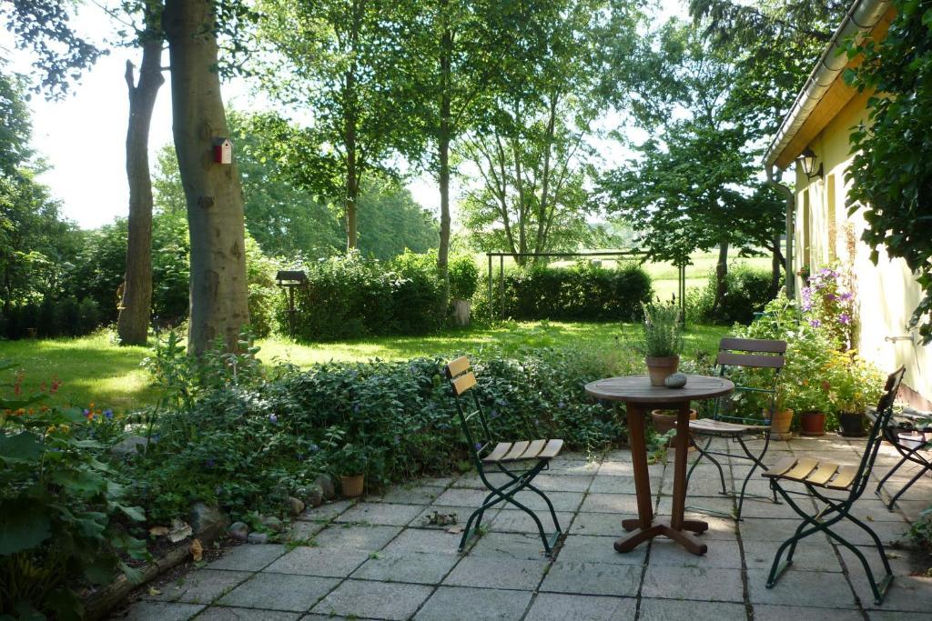 Wirtshaus Neuenkirchen Hotel Neuenkirchen auf Rugen Luaran gambar